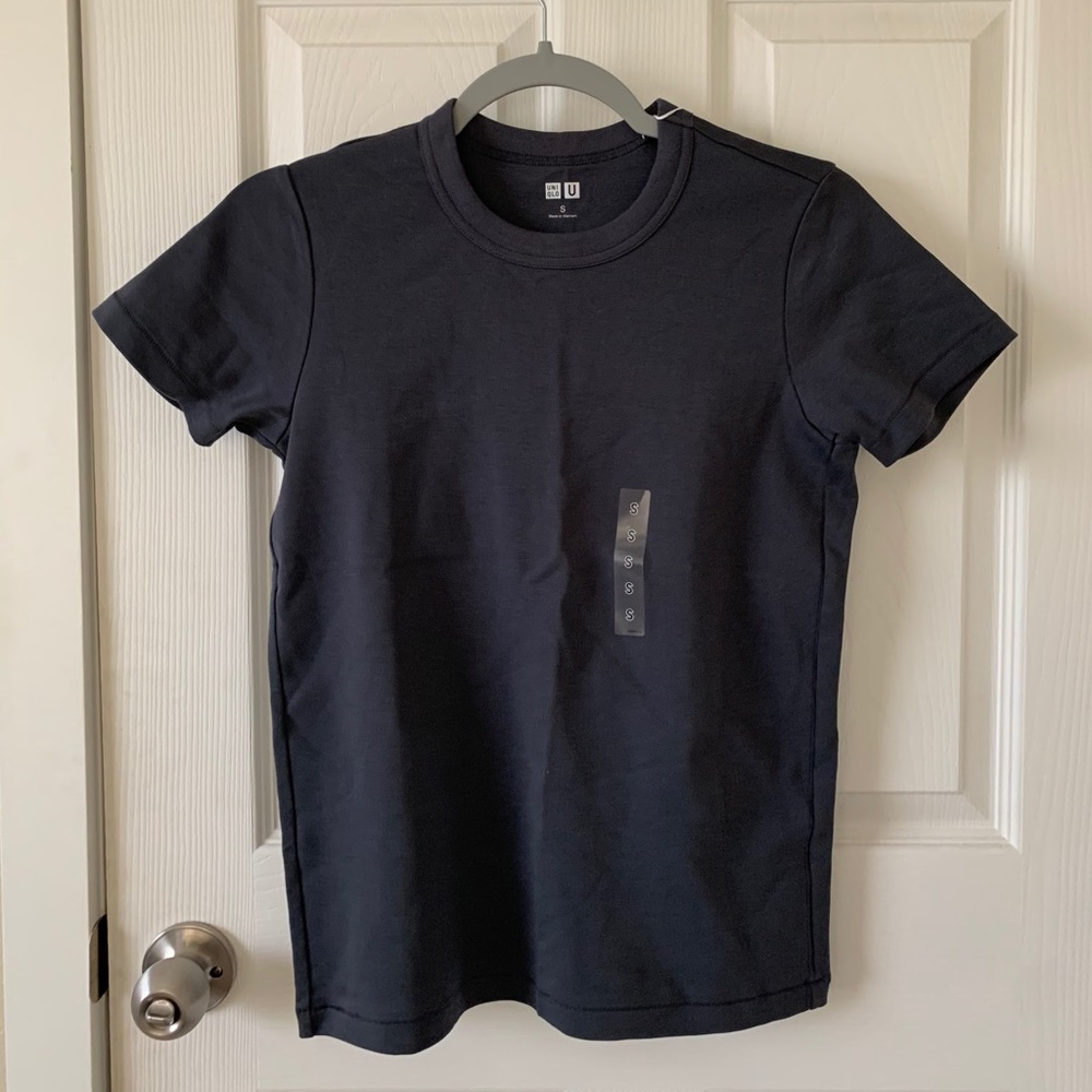NWT Uniqlo basic tee